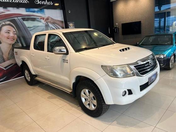 TOYOTA HILUX 2.7 SR 4X2 CD 16V FLEX 4P AUTOMÁTICO TOYOTA HILUX 2.7 SR 4X2 CD 16V FLEX 4P AUTOMÁTICO
